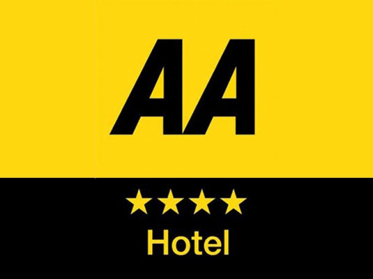 The Ragged Cot Hotel Minchinhampton Ngoại thất bức ảnh
