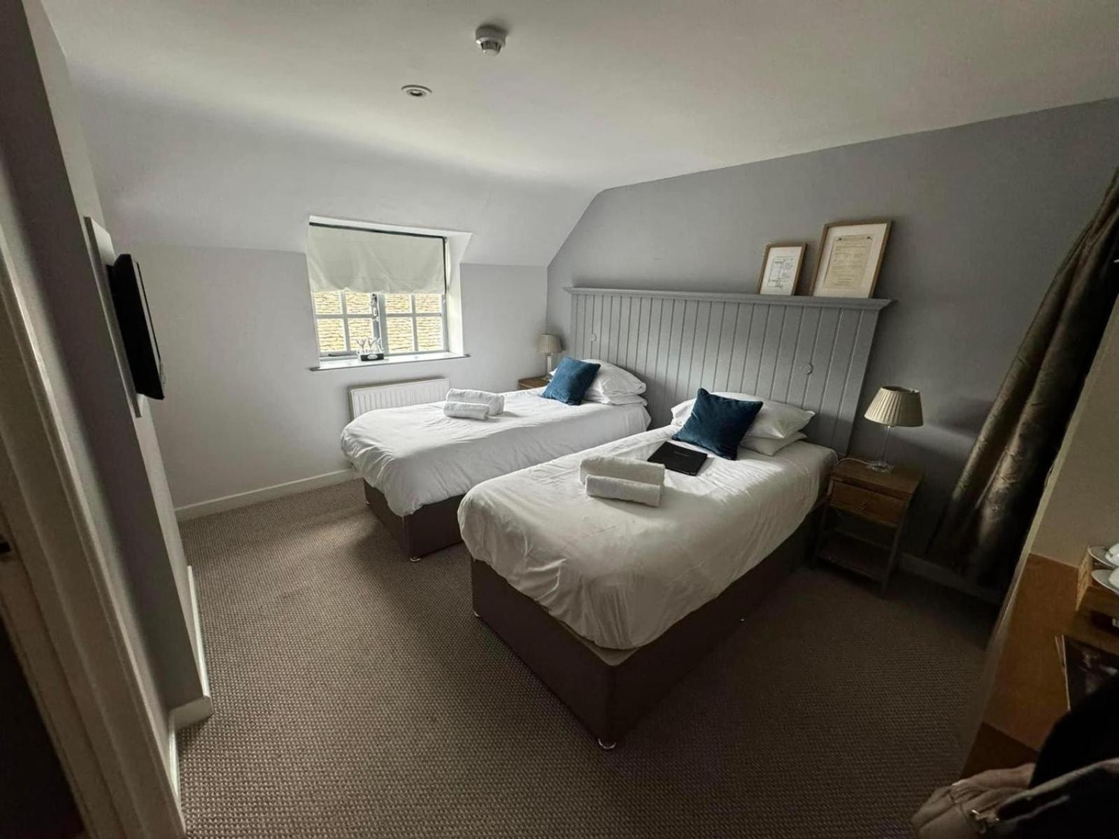 The Ragged Cot Hotel Minchinhampton Ngoại thất bức ảnh